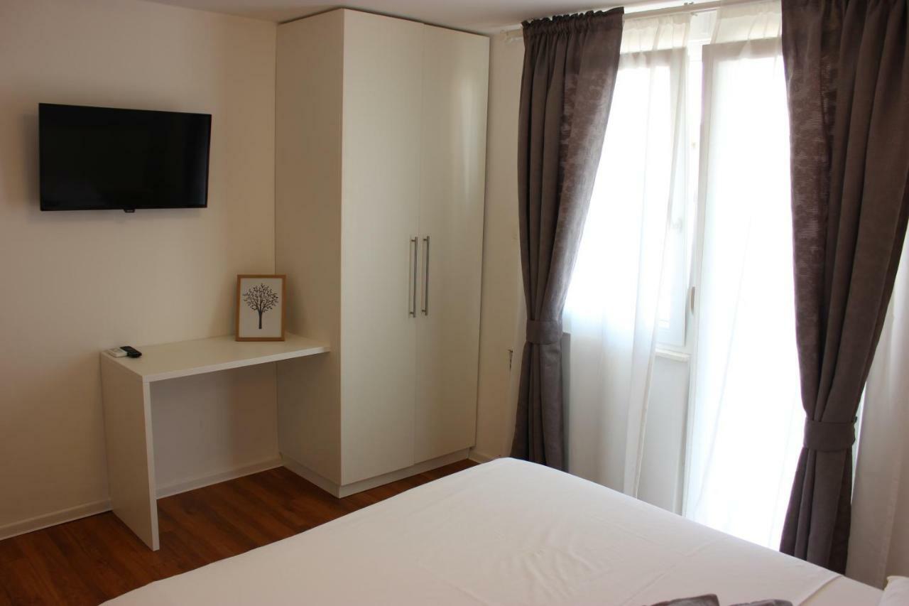 Apartments Juric Brodarica  Exterior foto